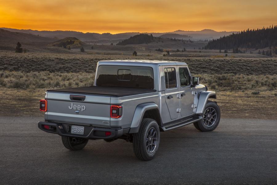 Jeep Gladiator Overland (JT) 2019 года  (NA) (фото 9 из 45)